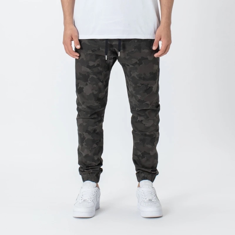 Zanerobe Sureshot Joggers in Dark Camo